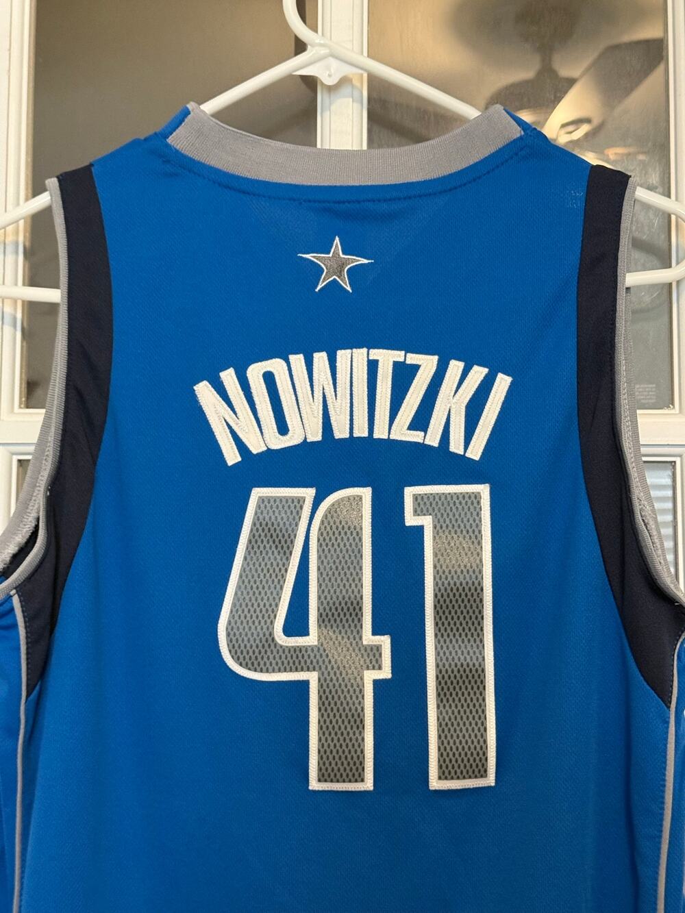 Adidas Dirk Nowitzki Dallas Mavericks #41 Swingman Jersey Youth L 14-16 NBA